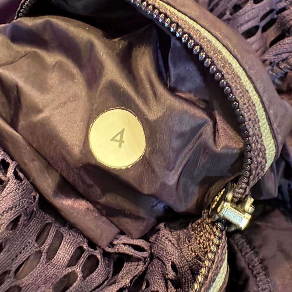 Lululemon Run Wild Jacket Concord Grape Purple Womens Size 4 - Picture 6 of 6